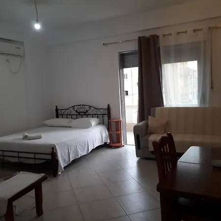 Angela * Sarandë