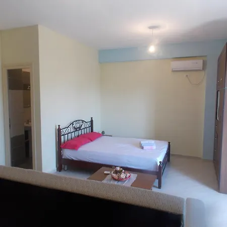 Angela Daire Saranda